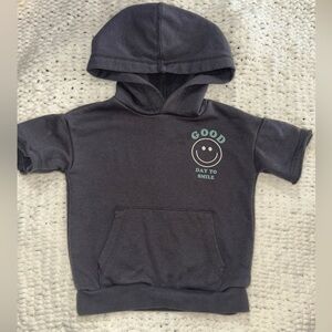 Gray Kids Hoodie with Smile Print and Cutoff Sleeves